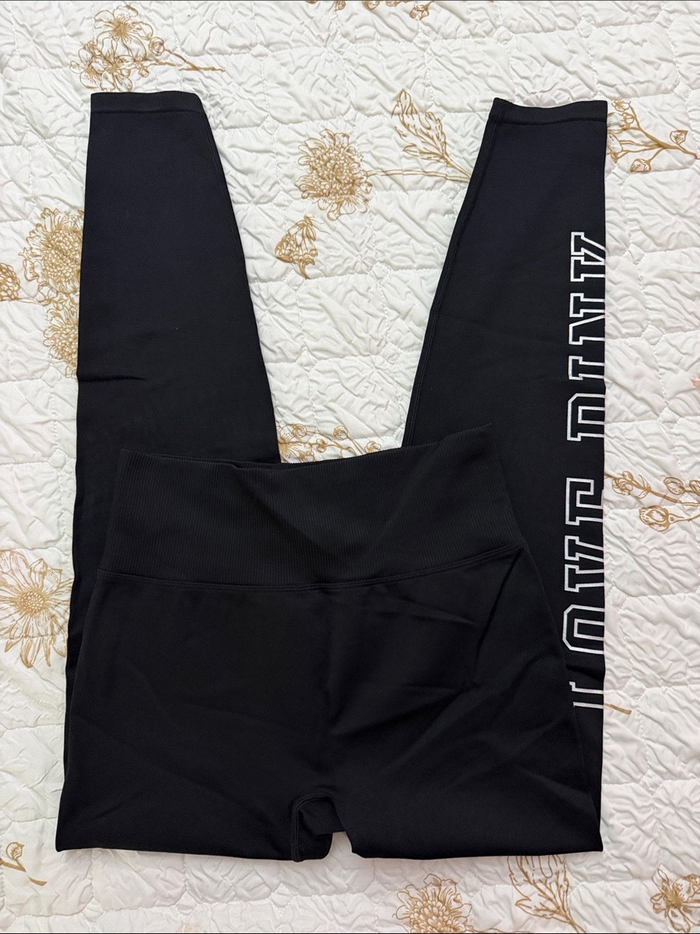 PINK Victoria's Secret Black Activewear Leggings with Logo Tag